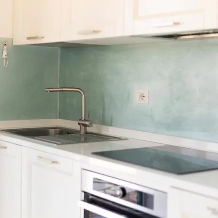 La Lucciola - Helloelba 펜션 *