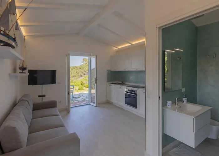 Vakantiehuis La Lucciola - Helloelba Patresi